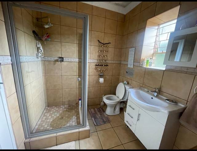 4 BEDROOM HOUSE FOR SALE IN KURUMAN
